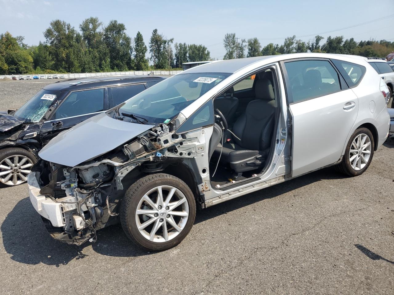 TOYOTA PRIUS V 2012