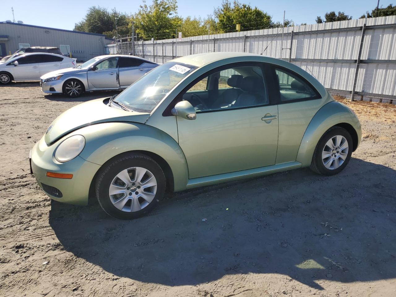 VOLKSWAGEN NEW BEETLE 2009
