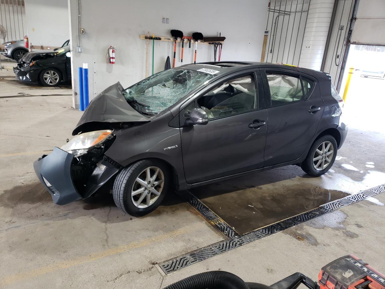 TOYOTA PRIUS C 2013