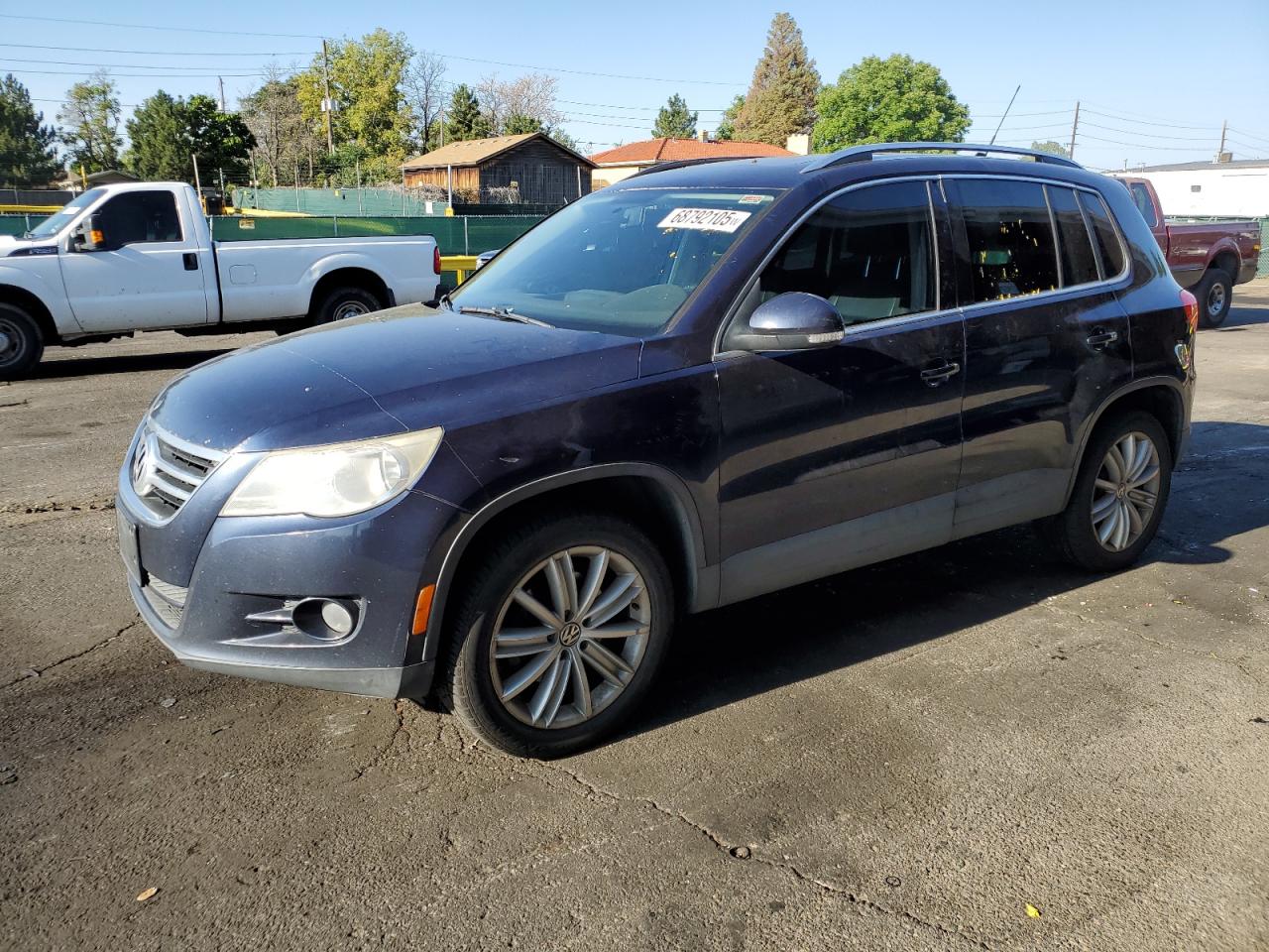 VOLKSWAGEN TIGUAN S 2011