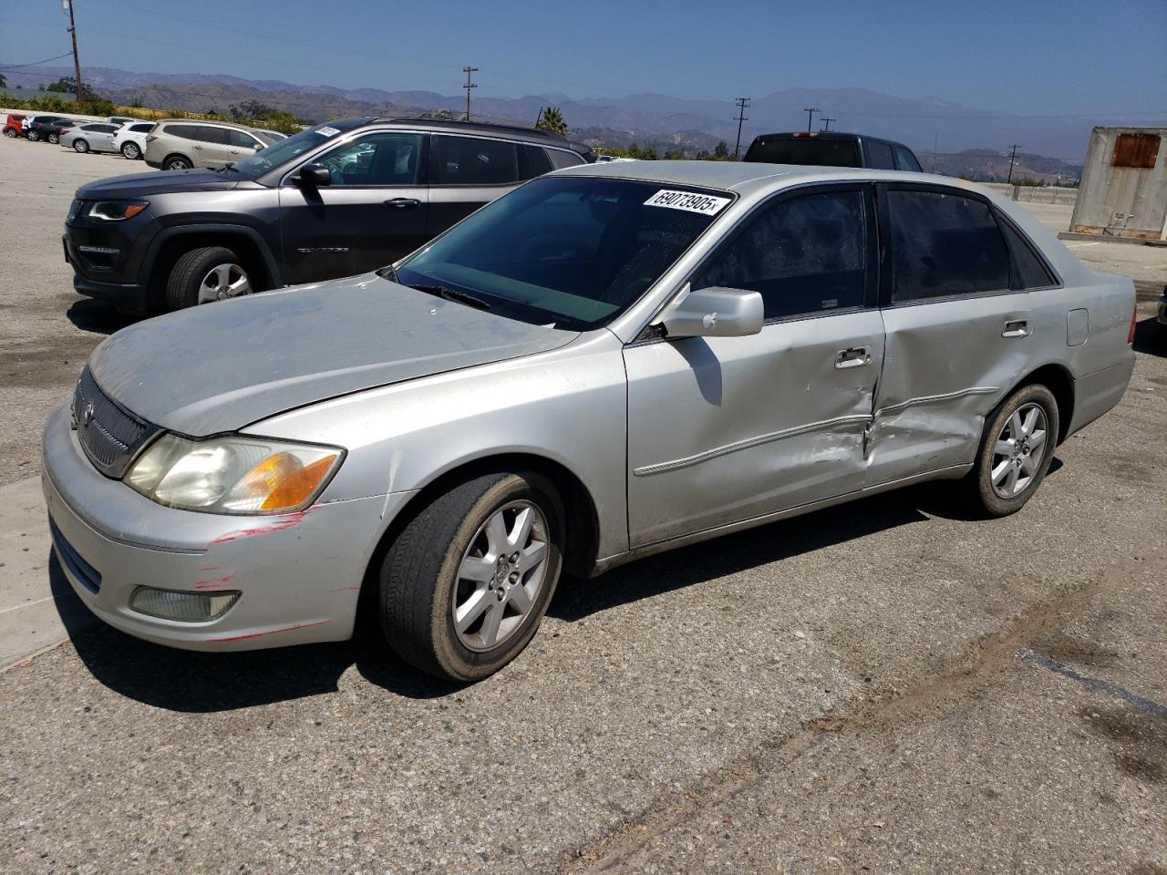 TOYOTA AVALON XL 2001