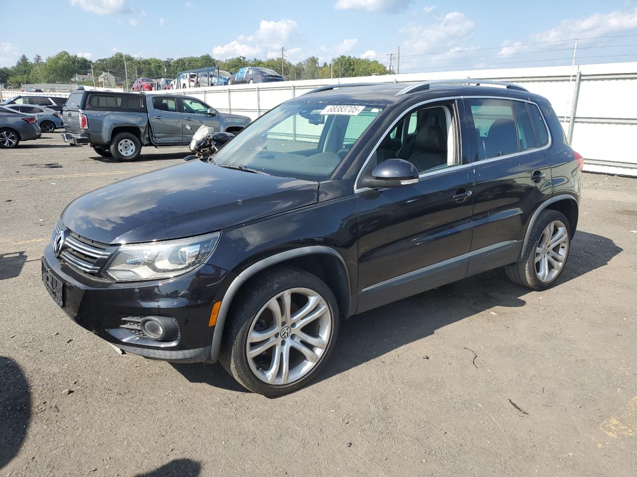 VOLKSWAGEN TIGUAN S 2013