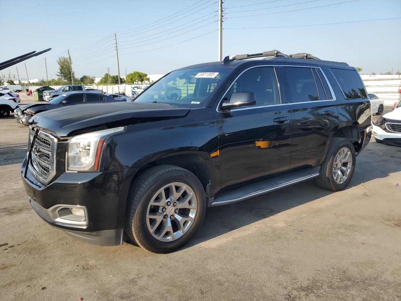 GMC YUKON SLE 2017