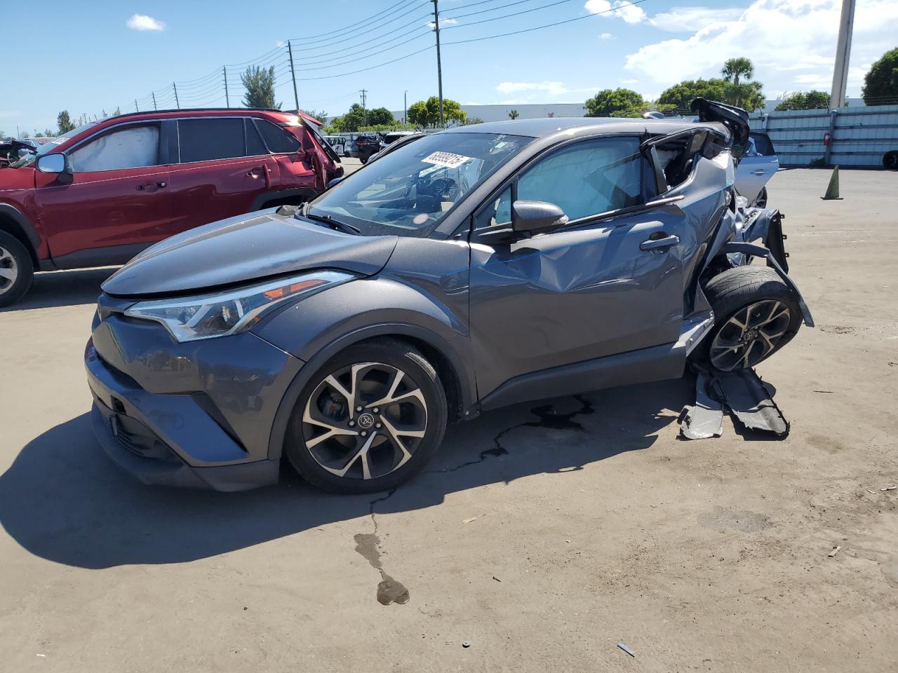 TOYOTA C-HR XLE 2019