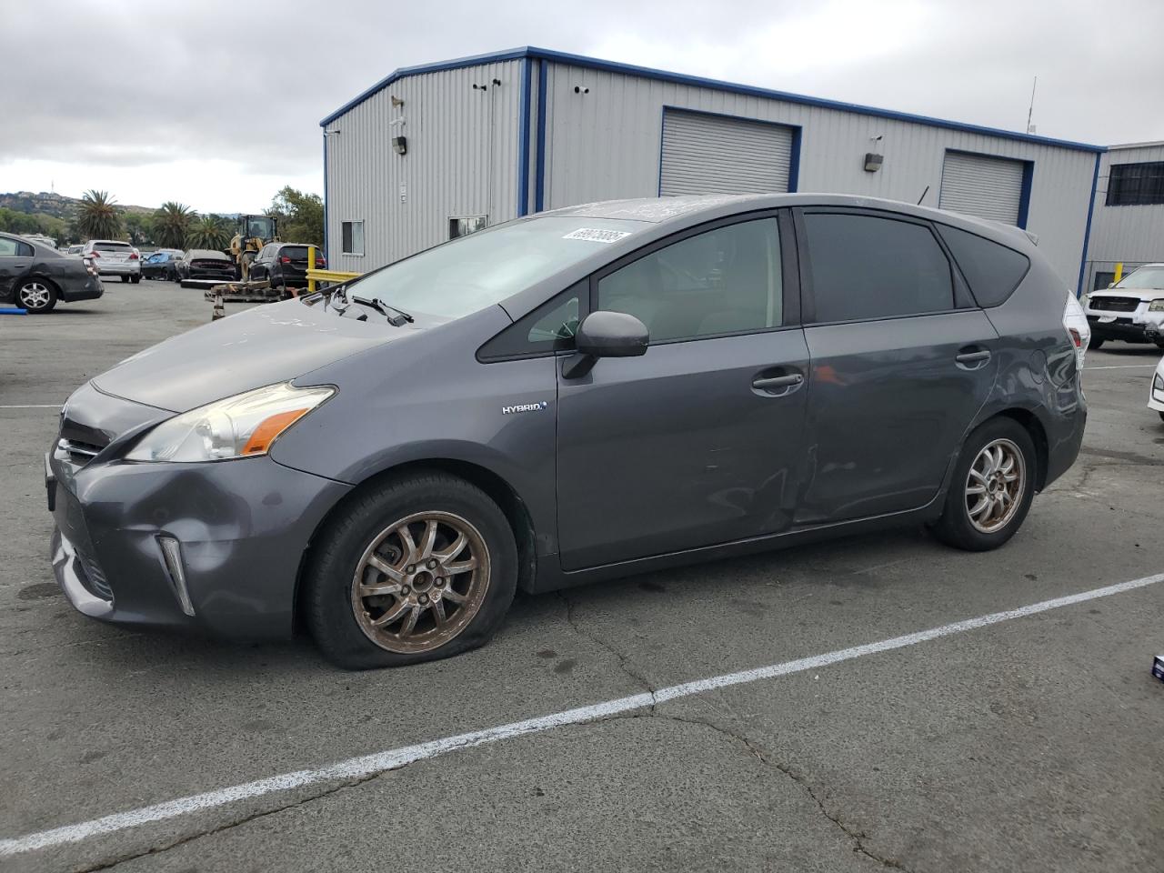 TOYOTA PRIUS V 2012
