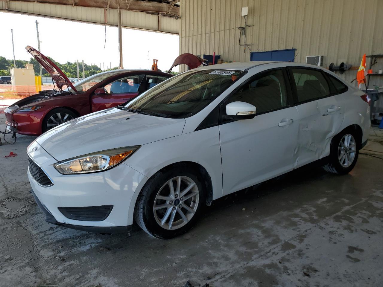 FORD FOCUS SE 2015