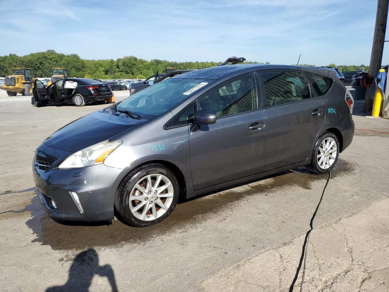 TOYOTA PRIUS V 2012