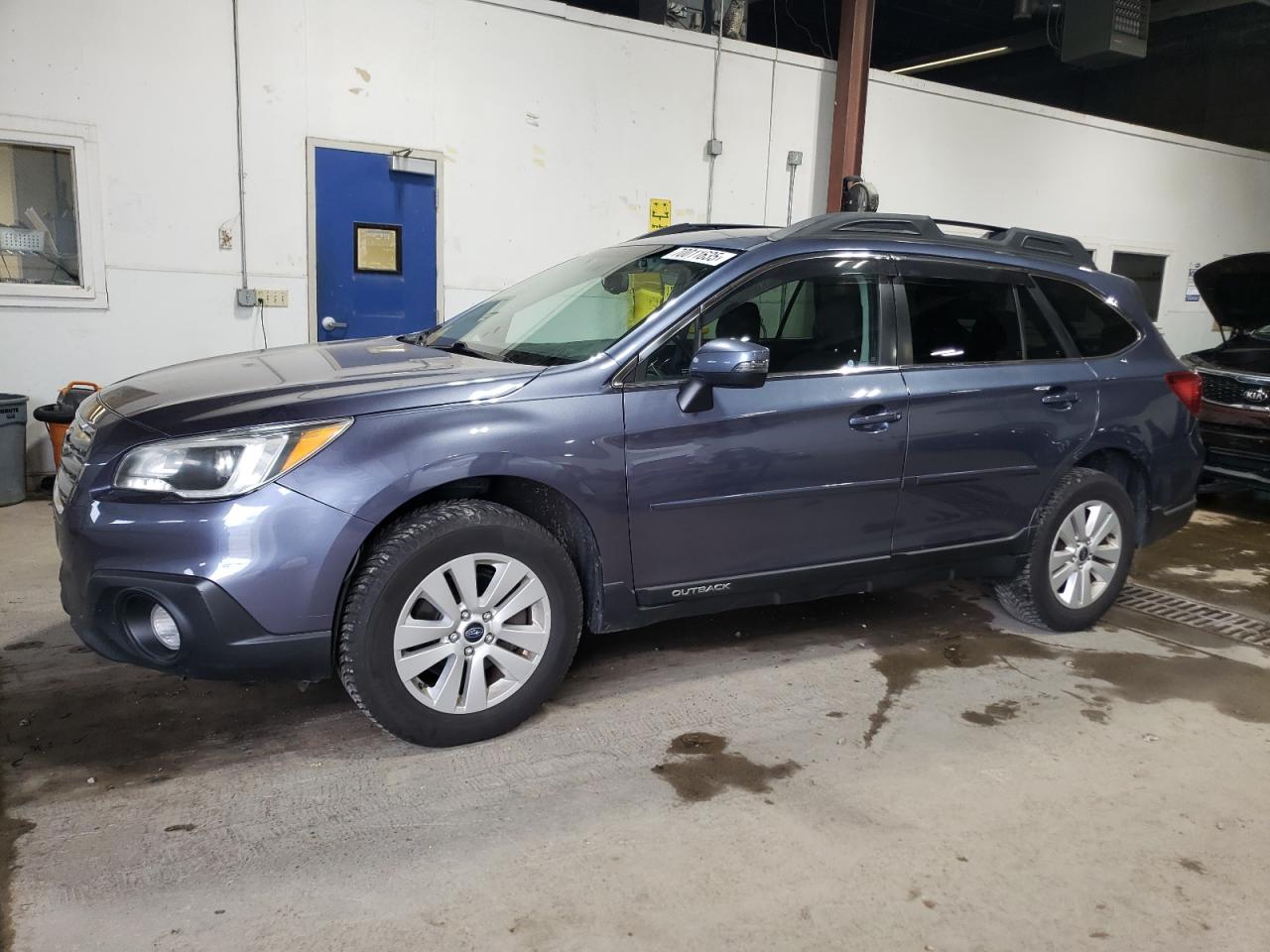 SUBARU OUTBACK 2. 2015