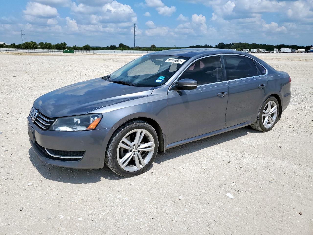 VOLKSWAGEN PASSAT SE 2014