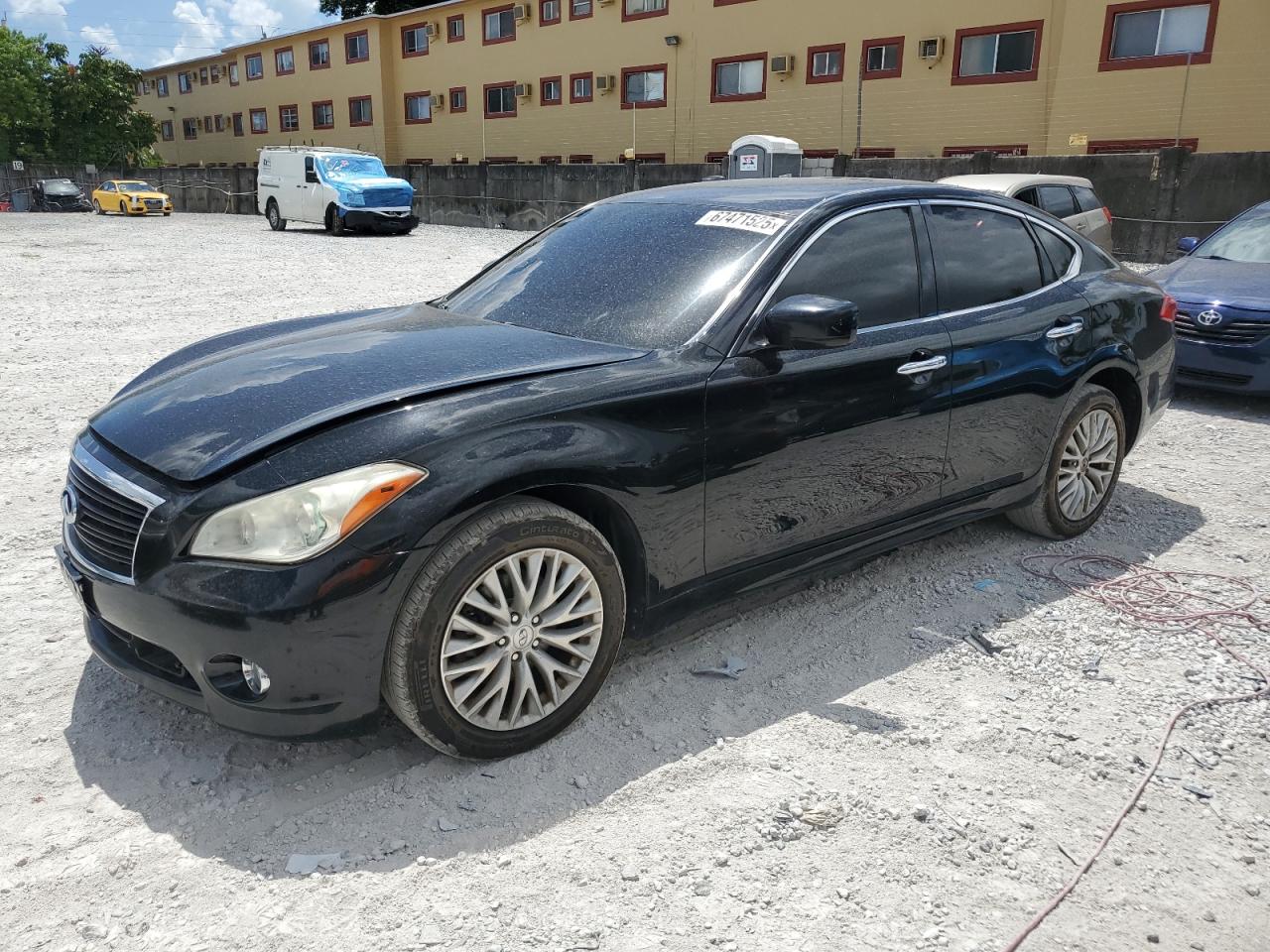 INFINITI M37 X 2011