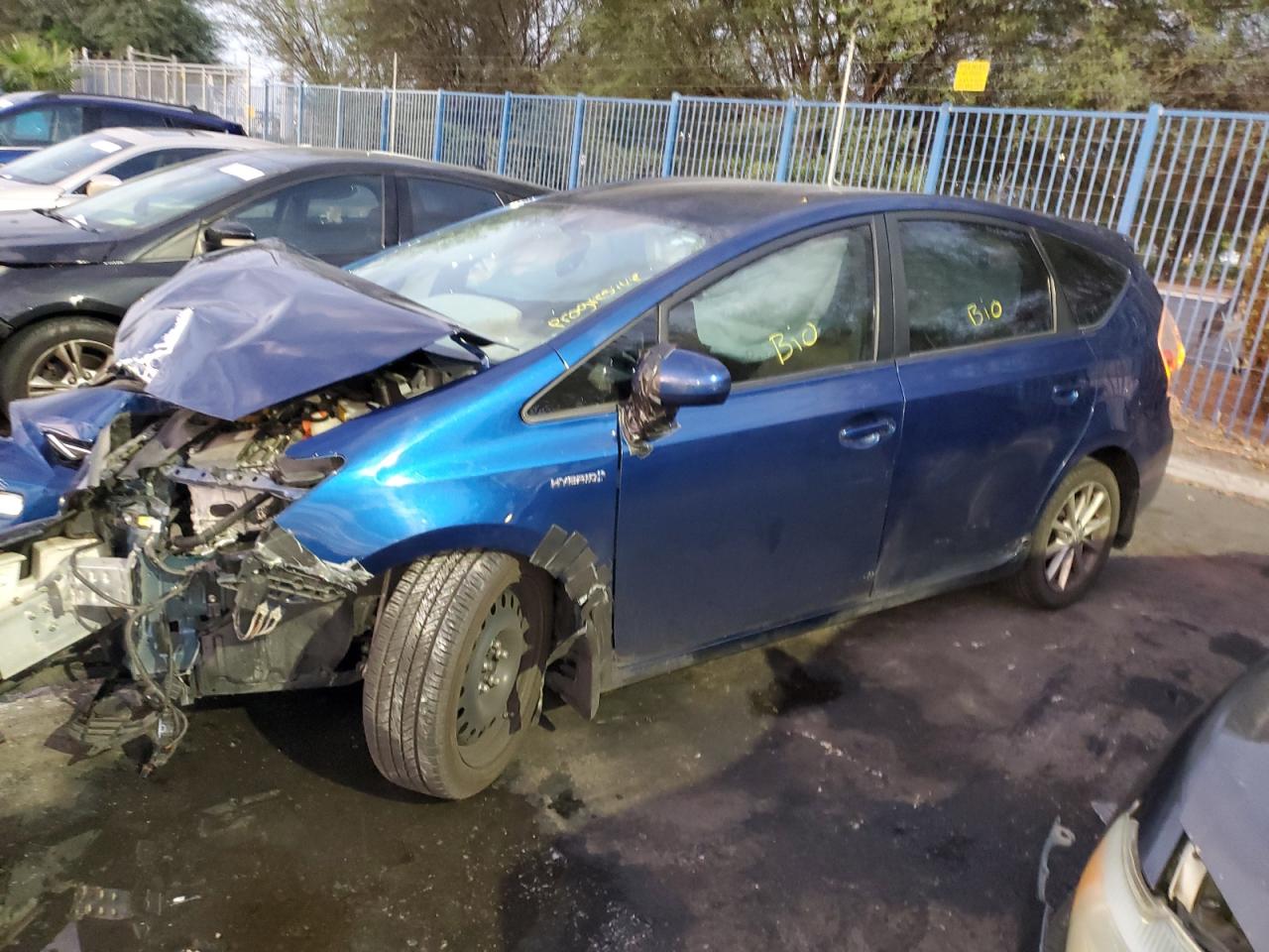 TOYOTA PRIUS V 2014