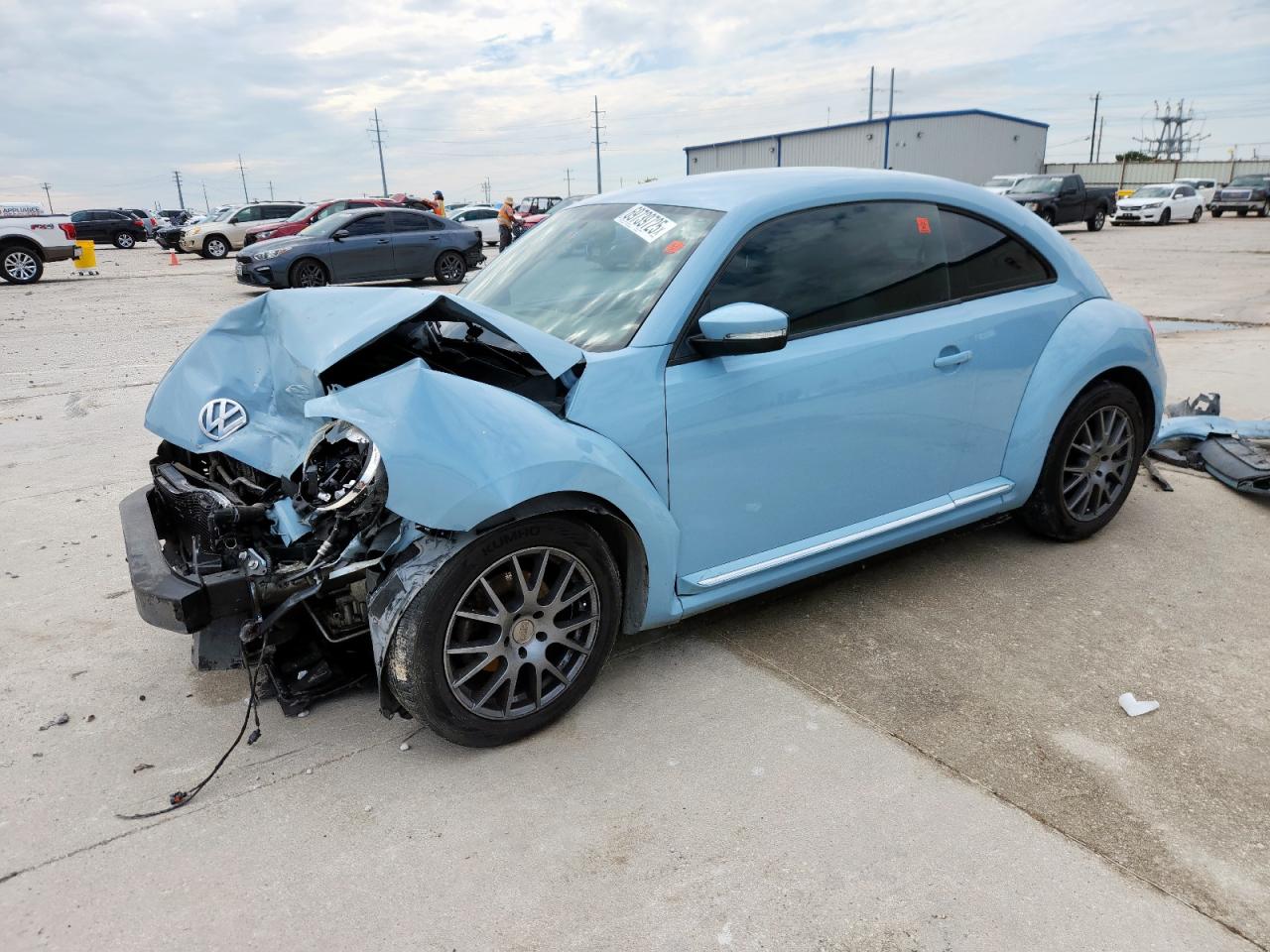 VOLKSWAGEN BEETLE 2013