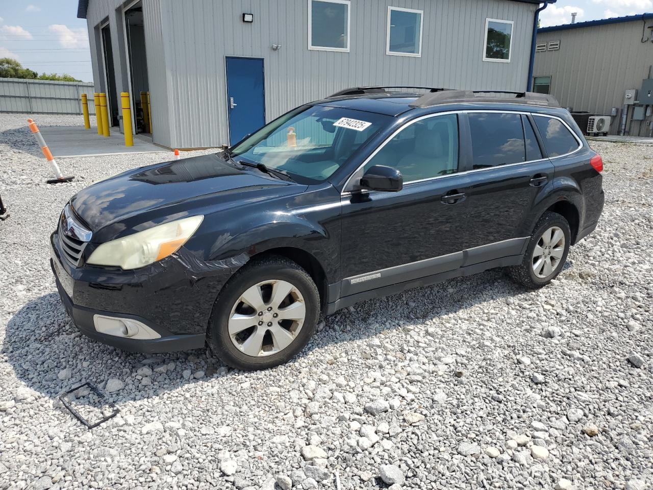 SUBARU OUTBACK 2. 2011