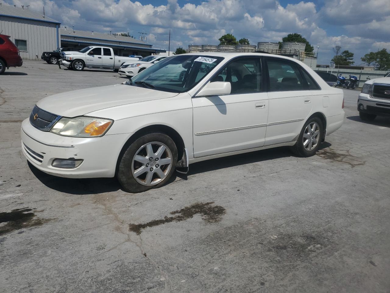 TOYOTA AVALON XL 2000