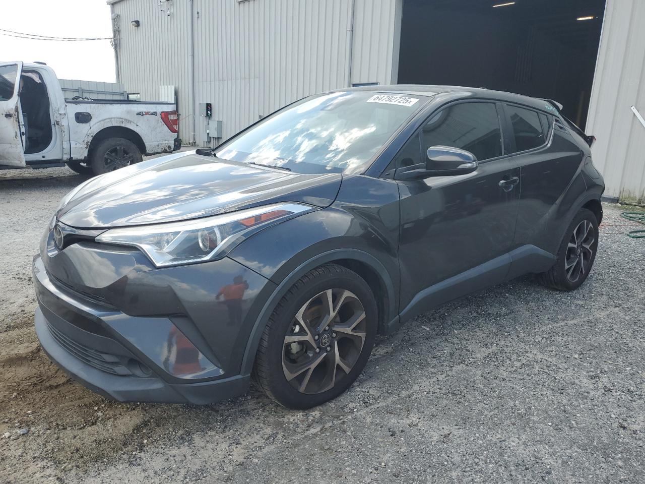 TOYOTA C-HR XLE 2019