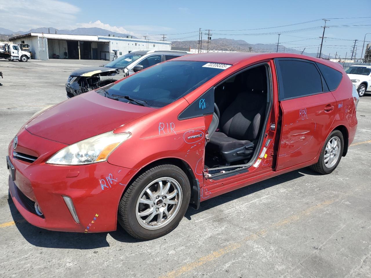 TOYOTA PRIUS V 2014