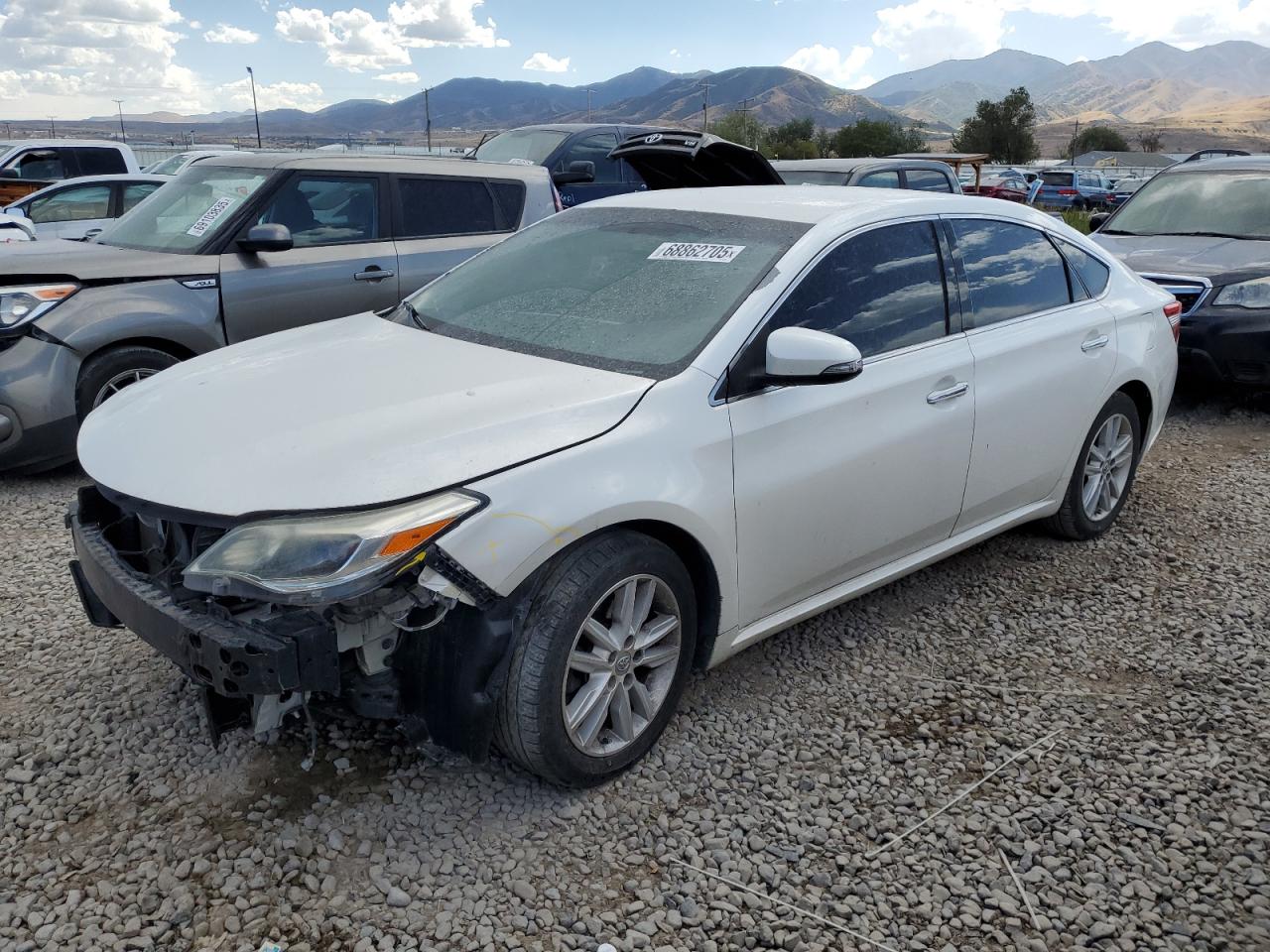 TOYOTA AVALON 2015
