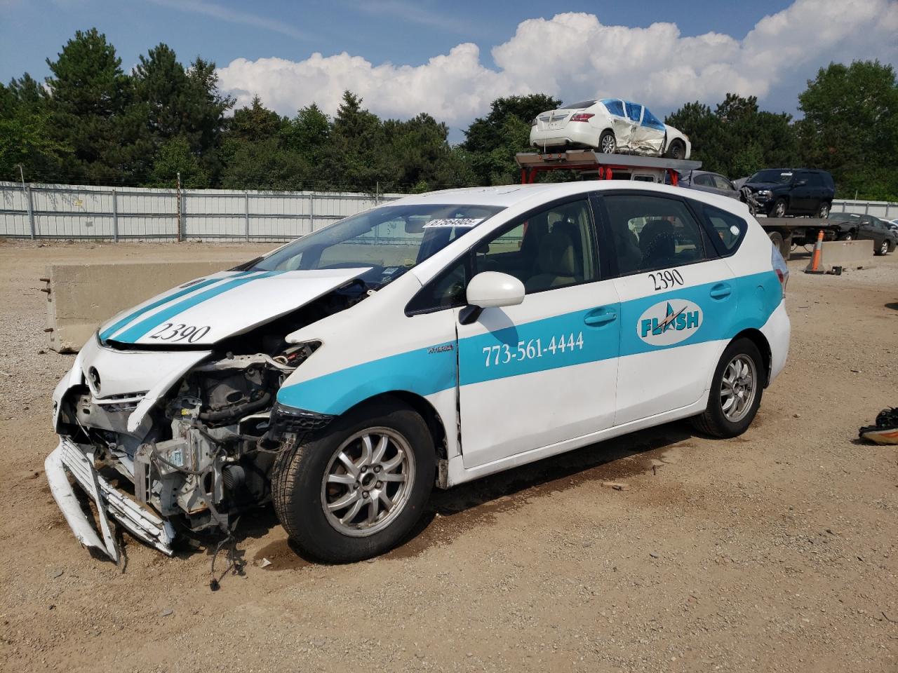TOYOTA PRIUS V 2013