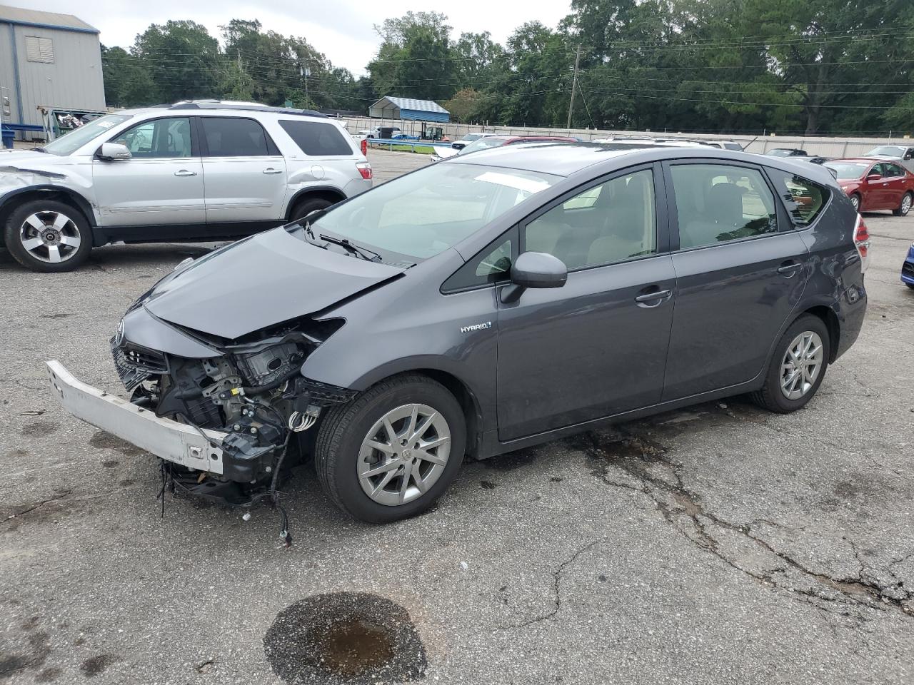 TOYOTA PRIUS V 2017