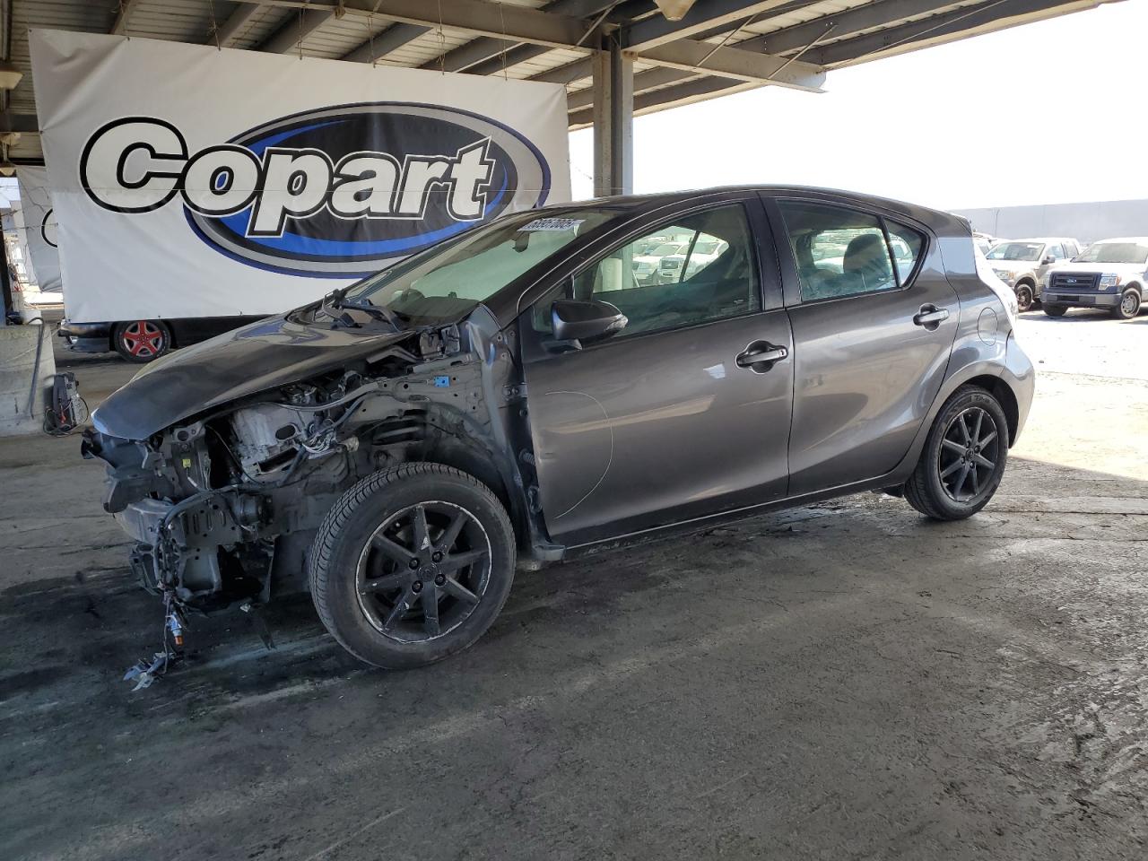 TOYOTA PRIUS C 2013