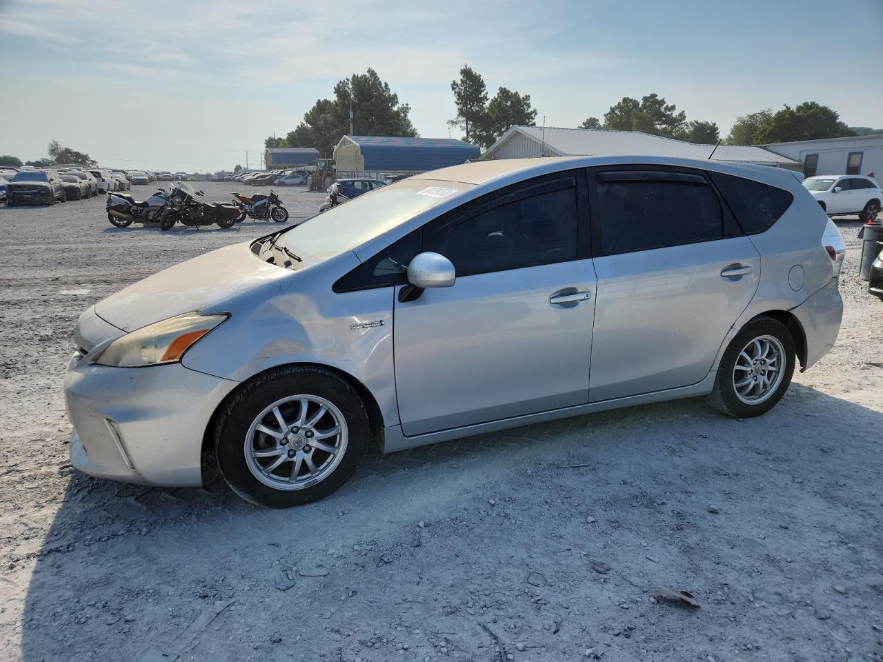 TOYOTA PRIUS V 2013
