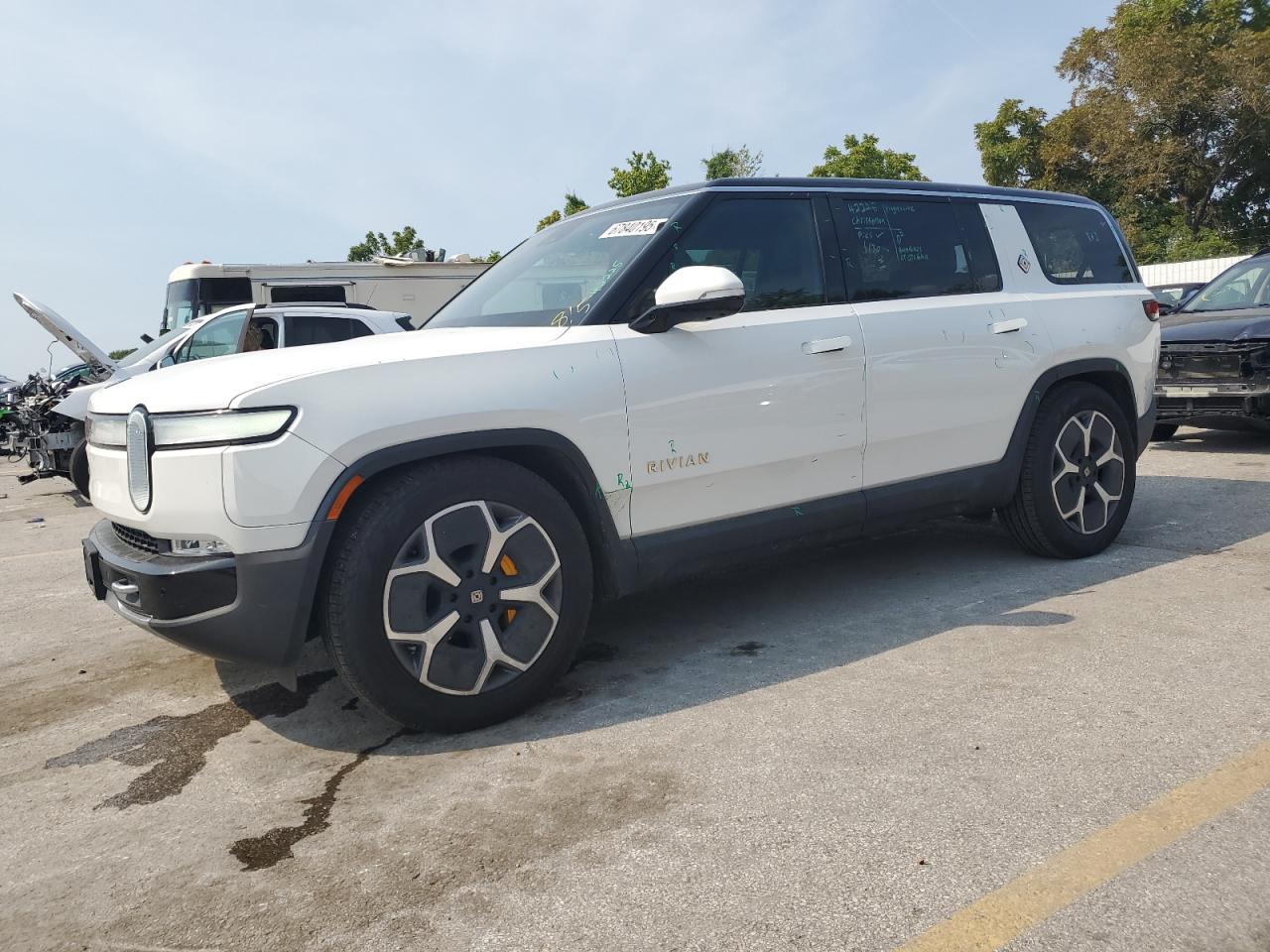 RIVIAN R1S ADVENTURE 2023