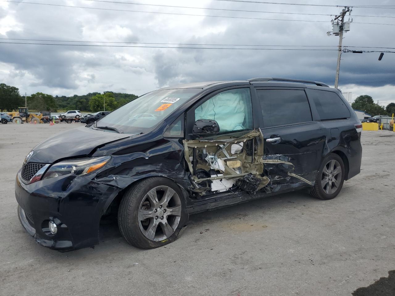 TOYOTA SIENNA SPORT 2015