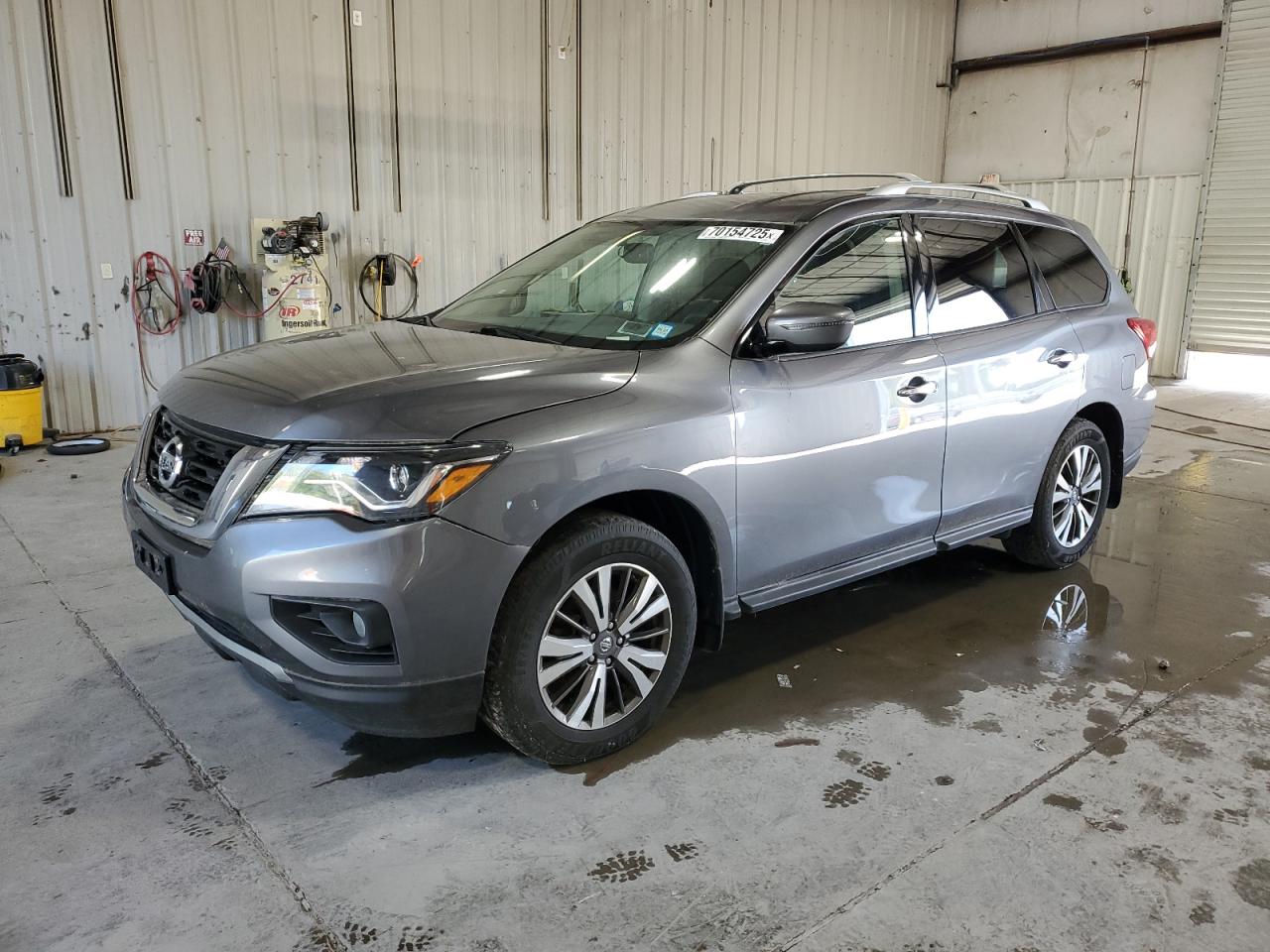NISSAN PATHFINDER 2017