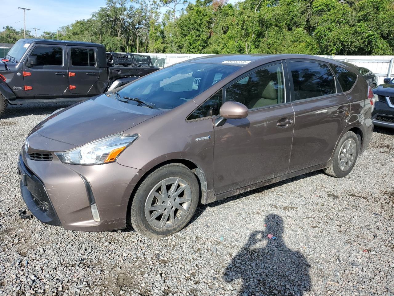 TOYOTA PRIUS V 2017