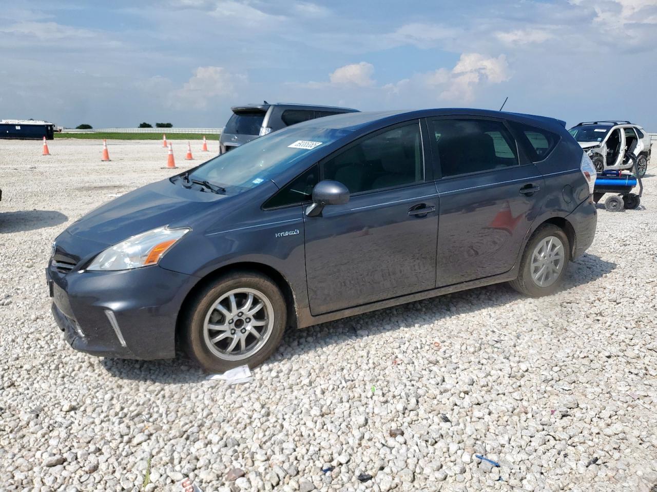 TOYOTA PRIUS V 2014