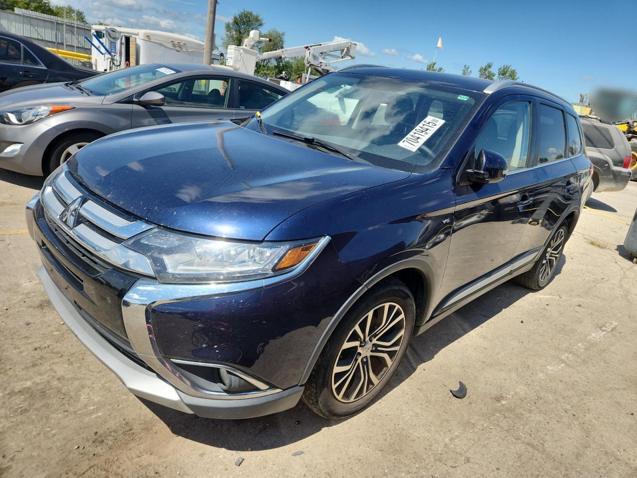 MITSUBISHI OUTLANDER 2016
