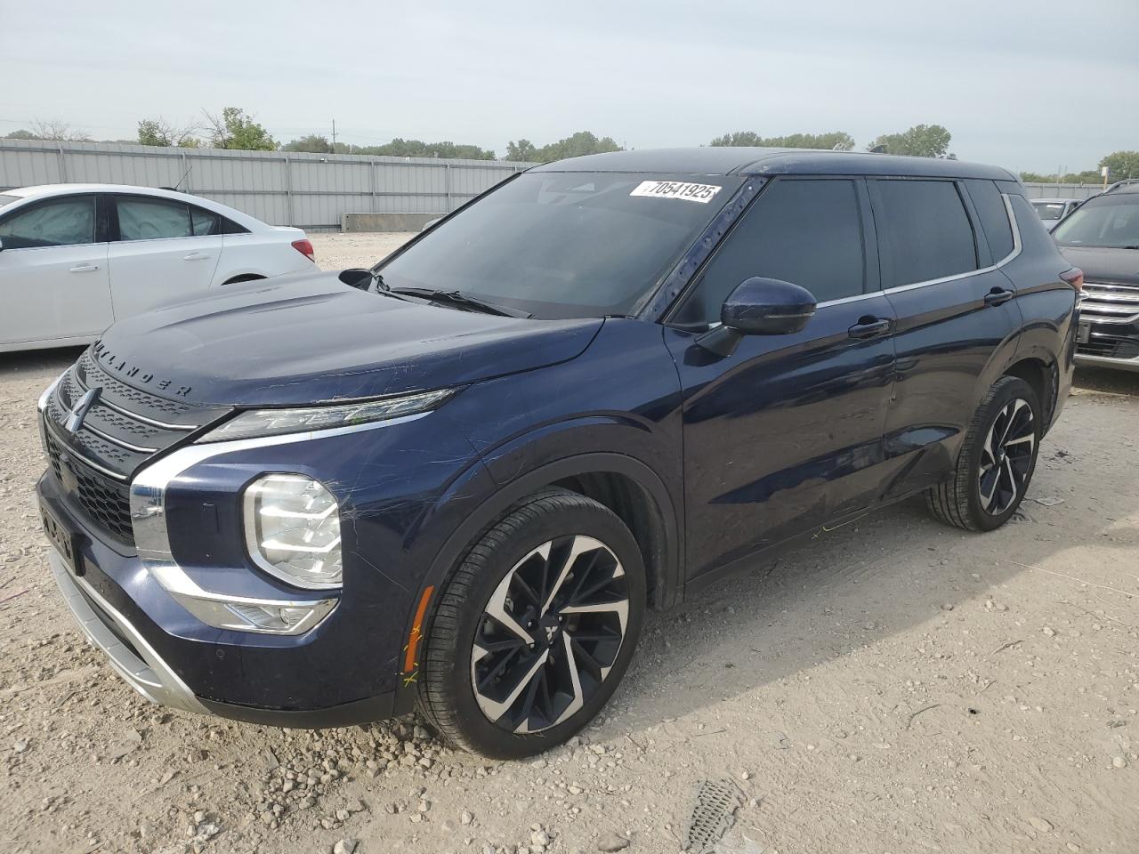 MITSUBISHI OUTLANDER 2024