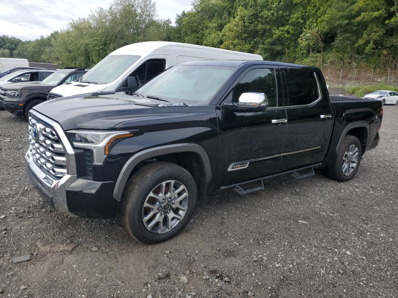 TOYOTA TUNDRA CRE 2024