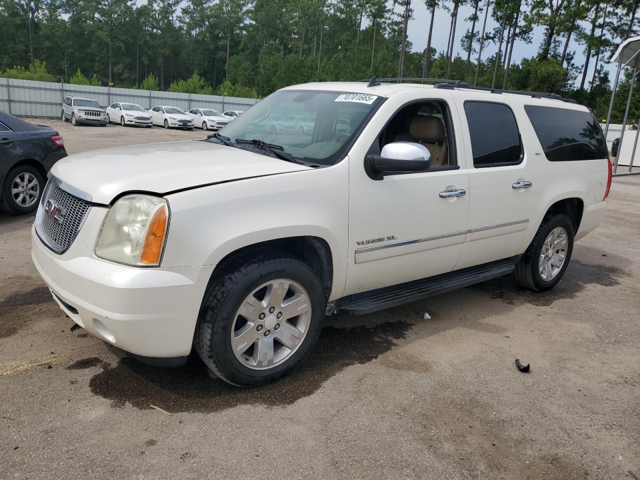 GMC YUKON XL C 2011