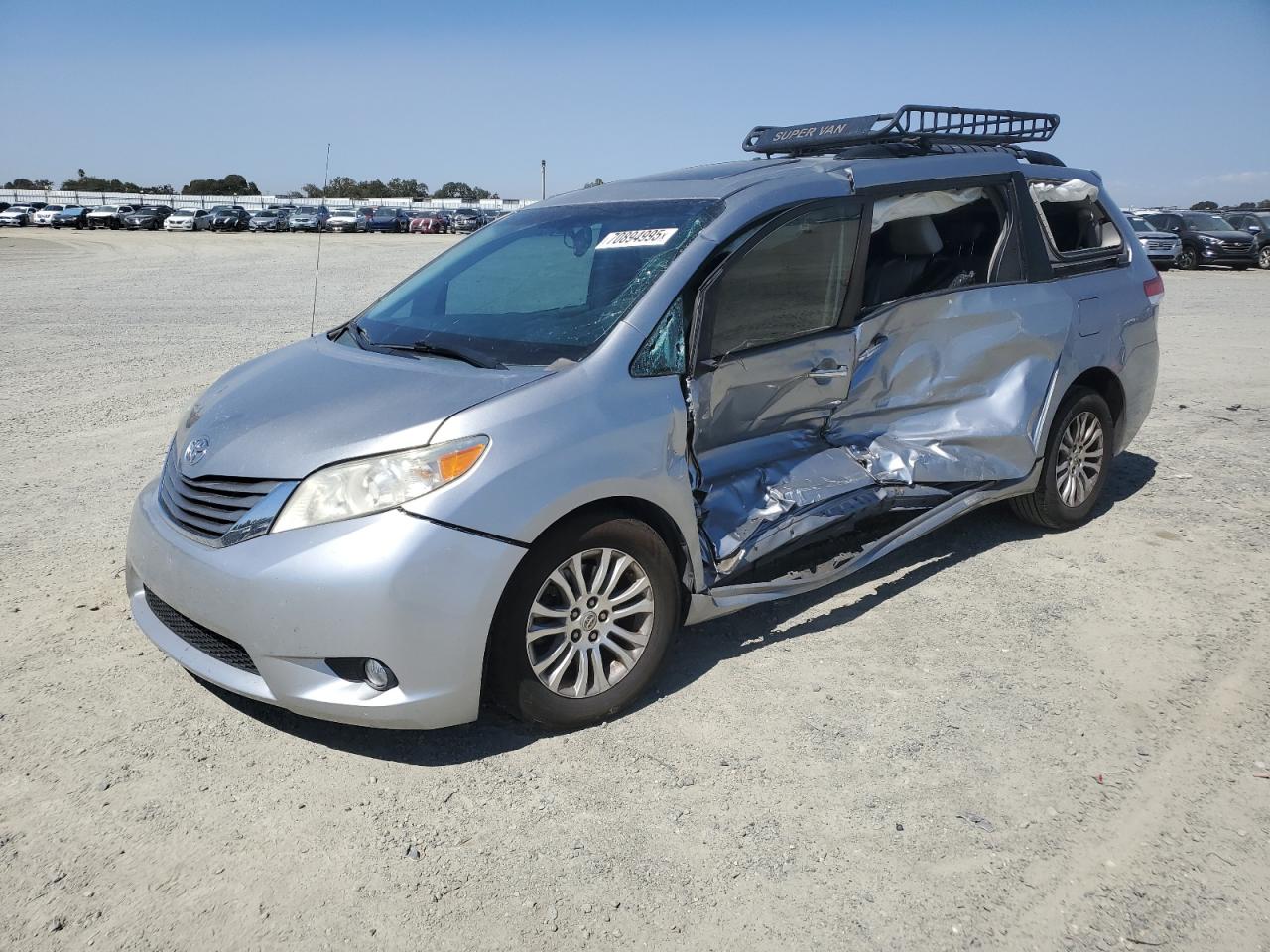 TOYOTA SIENNA XLE 2013