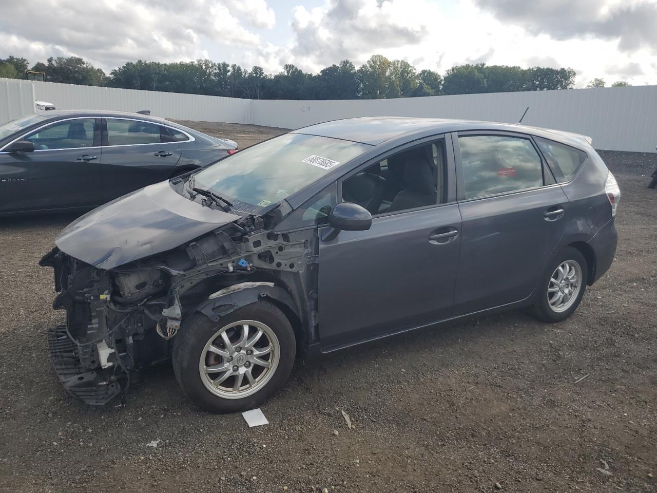 TOYOTA PRIUS V 2014