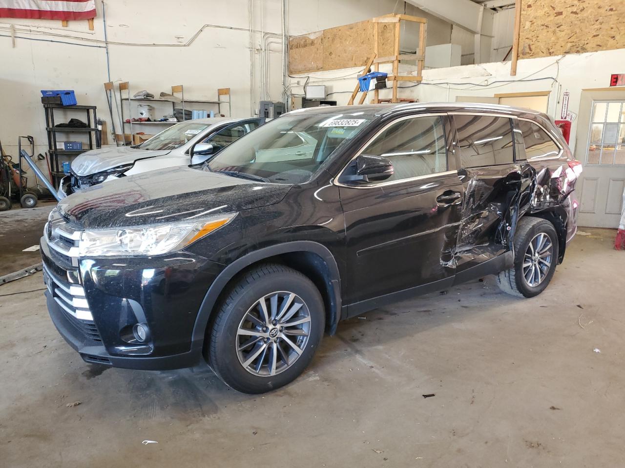 TOYOTA HIGHLANDER 2019