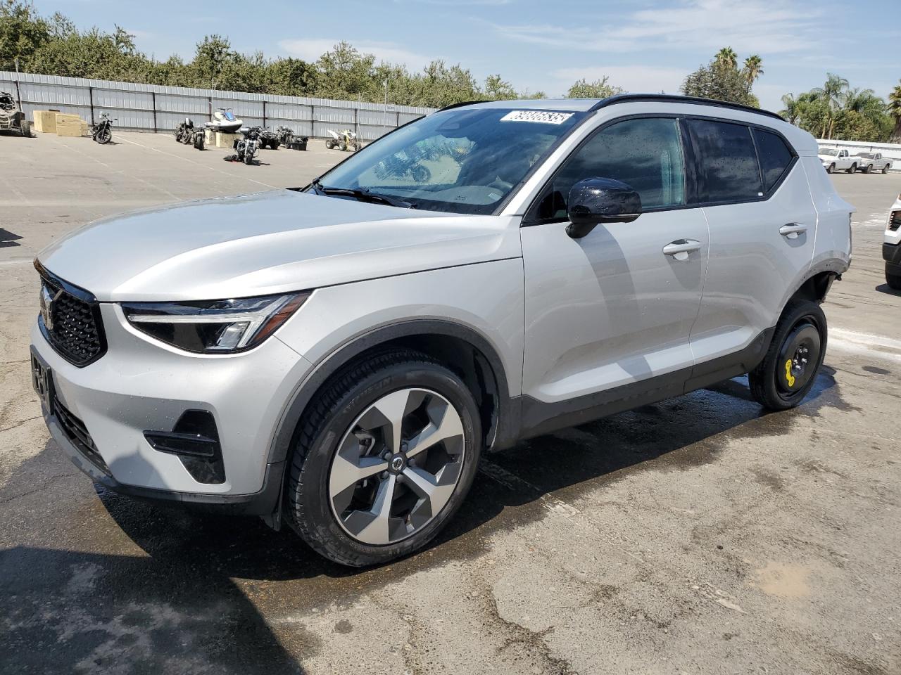 VOLVO XC40 CORE 2024