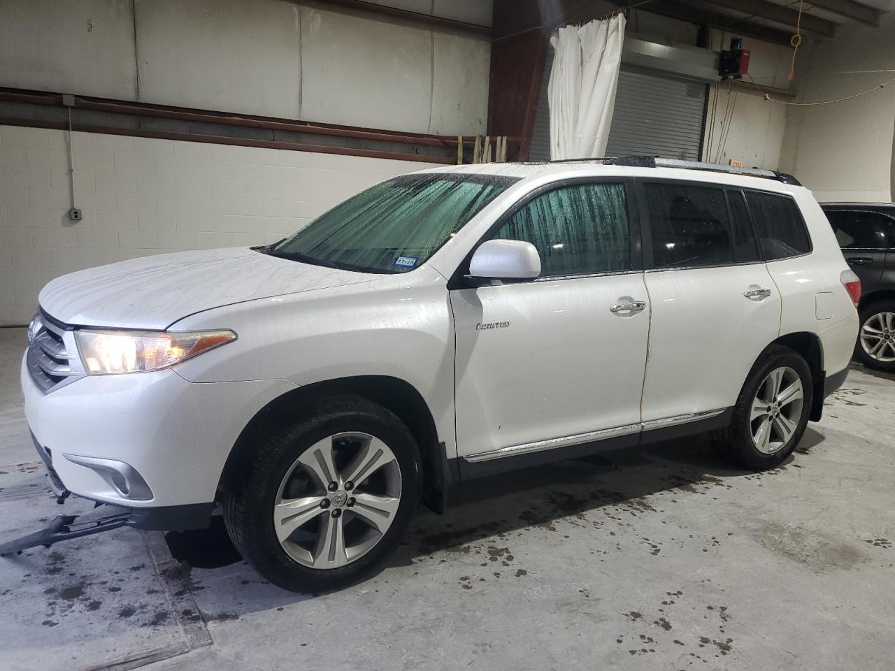 TOYOTA HIGHLANDER 2013