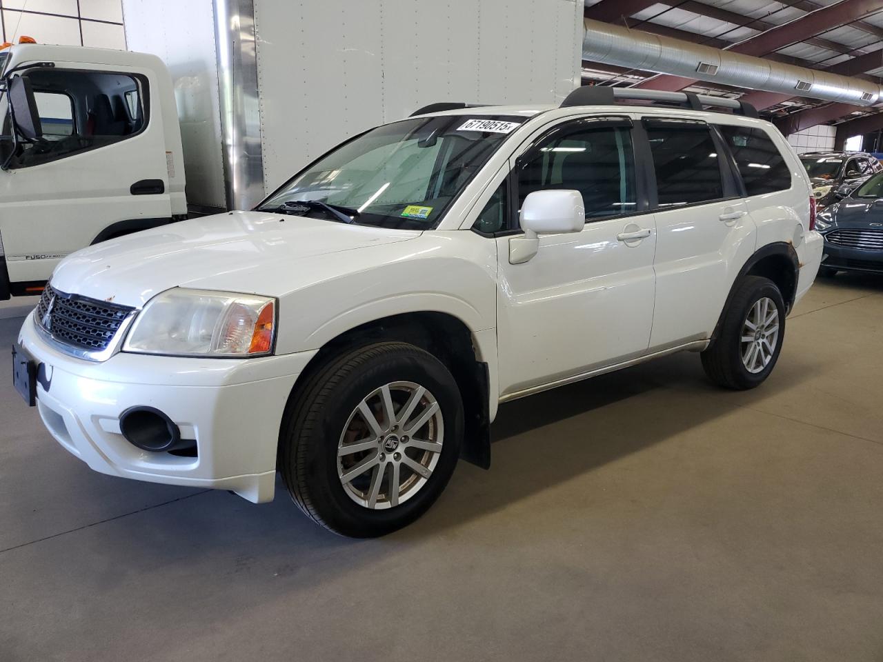 MITSUBISHI ENDEAVOR L 2011