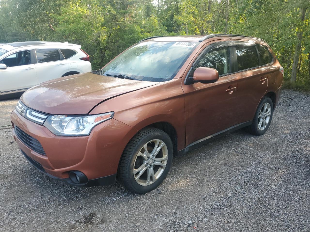 MITSUBISHI OUTLANDER 2014
