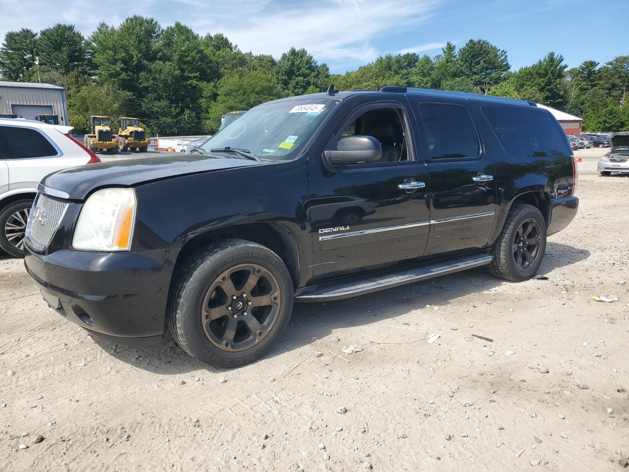 GMC YUKON XL D 2011