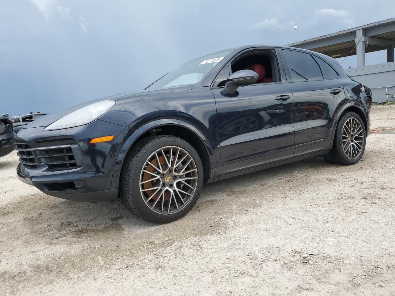 PORSCHE CAYENNE 2021
