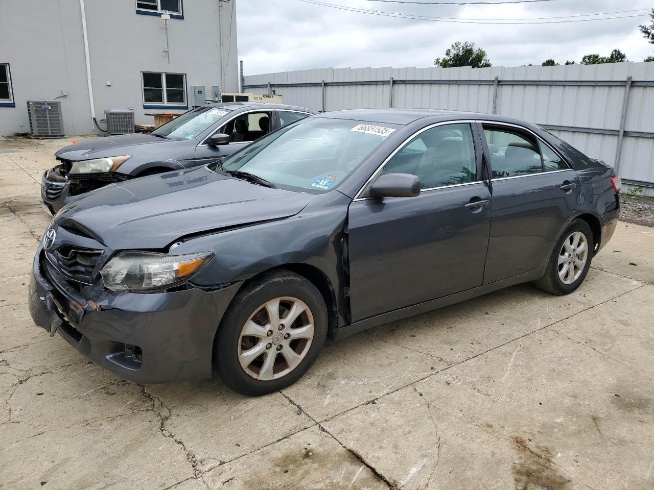 TOYOTA CAMRY BASE 2011