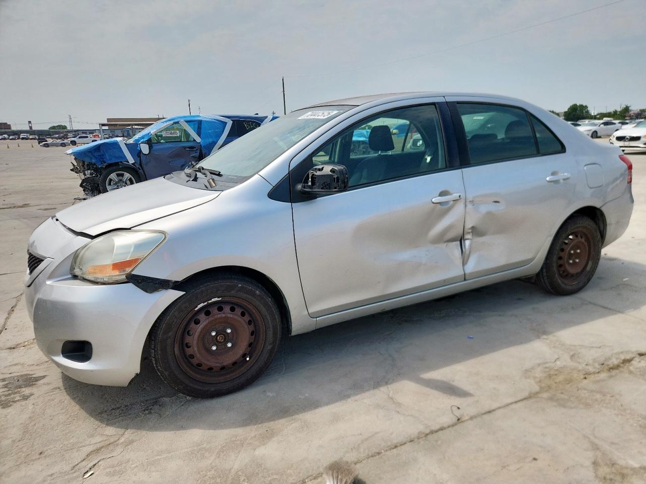 TOYOTA YARIS 2012