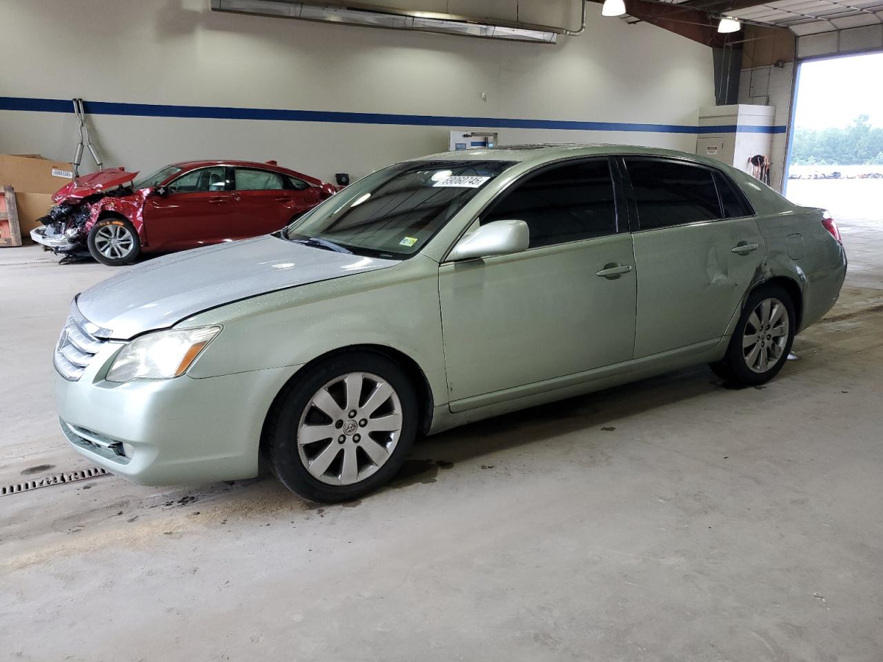 TOYOTA AVALON XL 2005