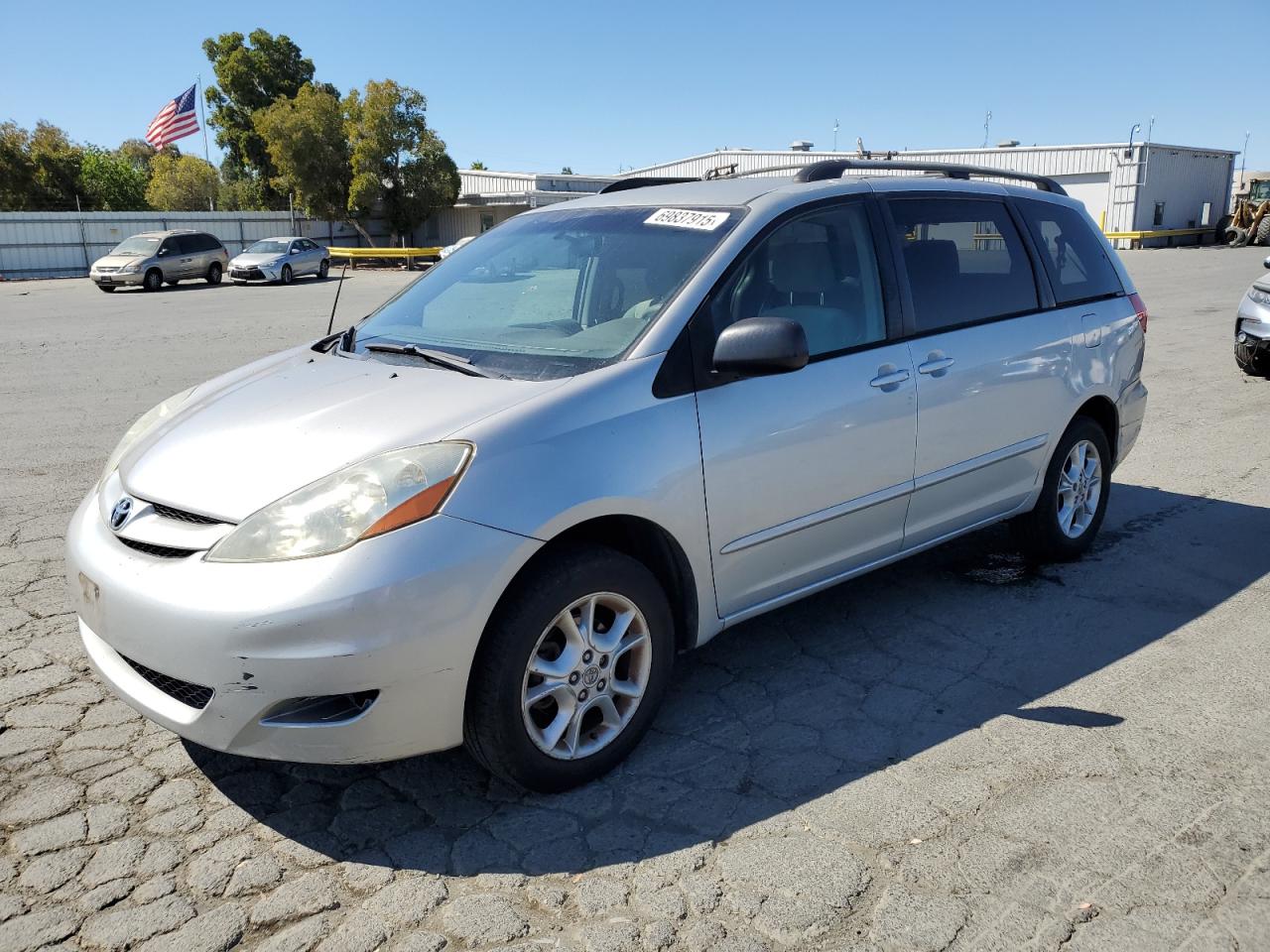 TOYOTA SIENNA LE 2006