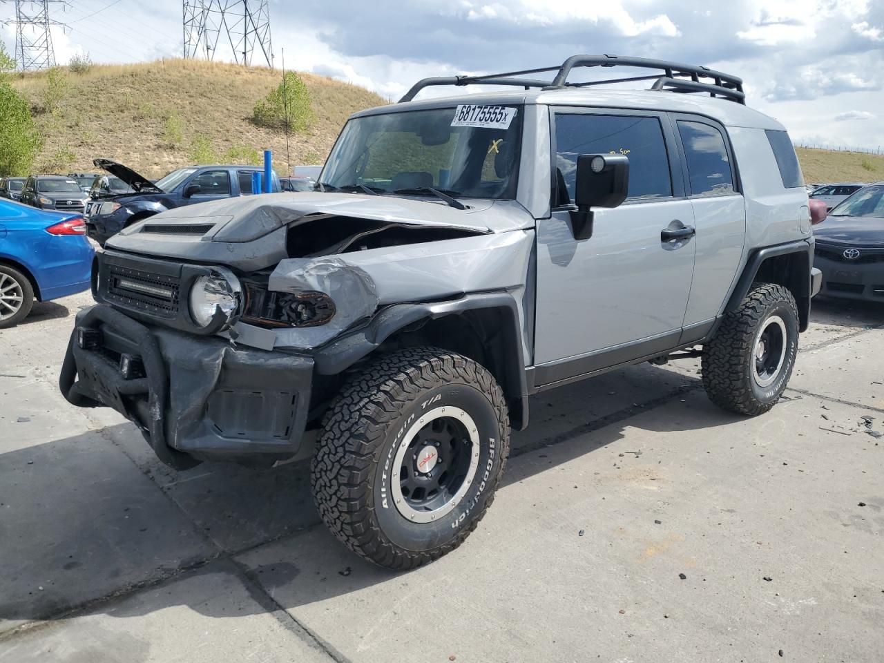 TOYOTA FJ CRUISER 2013