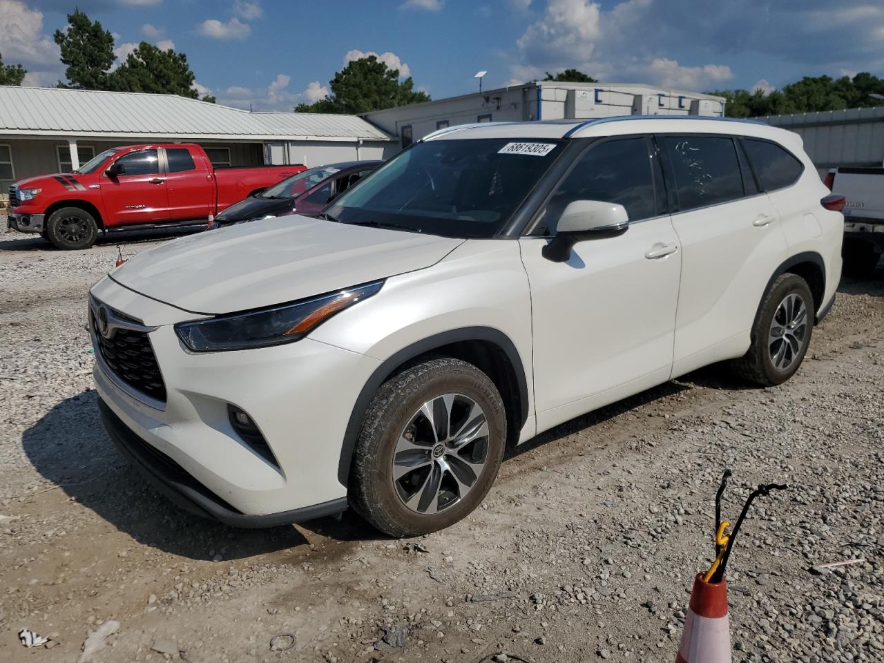 TOYOTA HIGHLANDER XLE 2021