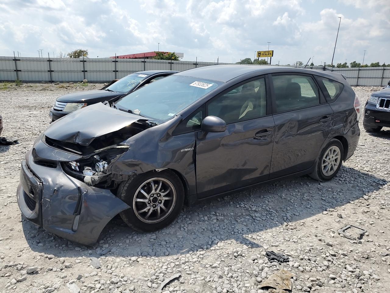 TOYOTA PRIUS V 2015